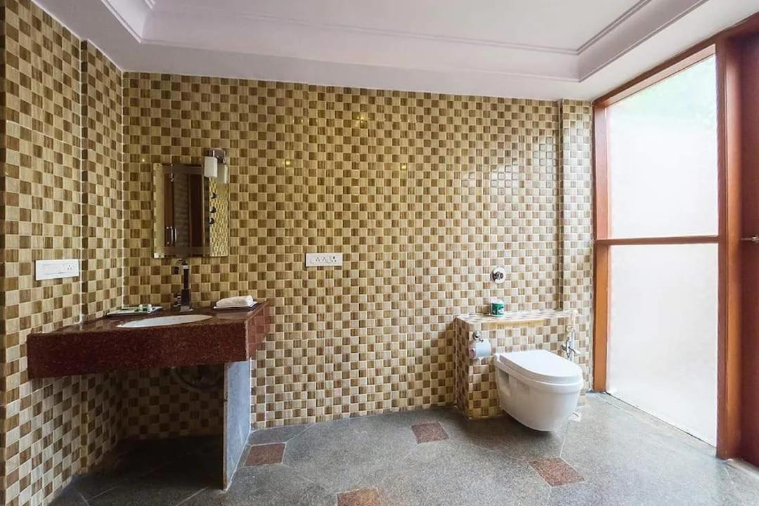 Krishna Heritage Resort 바다미 외부 사진