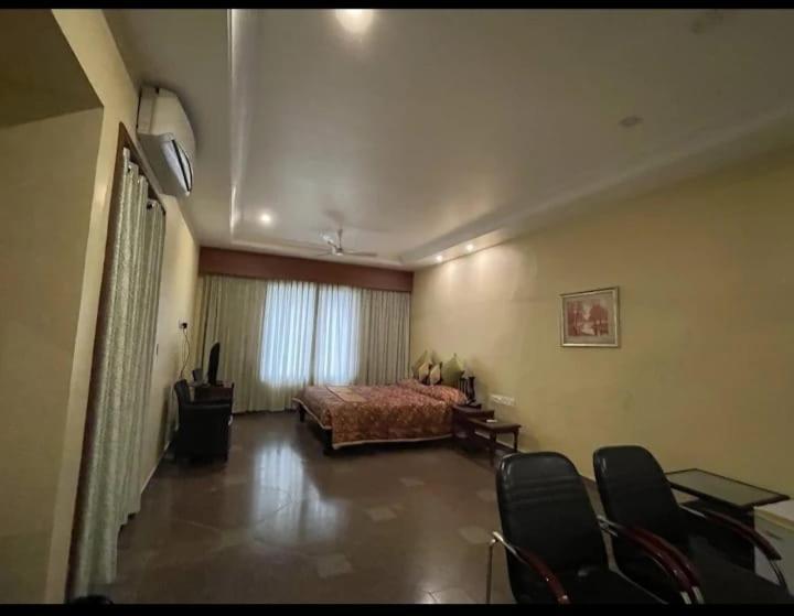 Krishna Heritage Resort 바다미 외부 사진